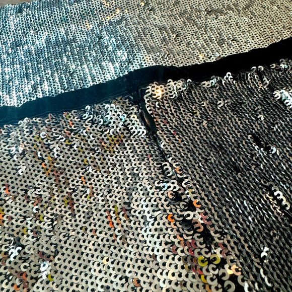 Forever 21 Mini Skirt Silver Sequins Size S - Picture 3 of 3